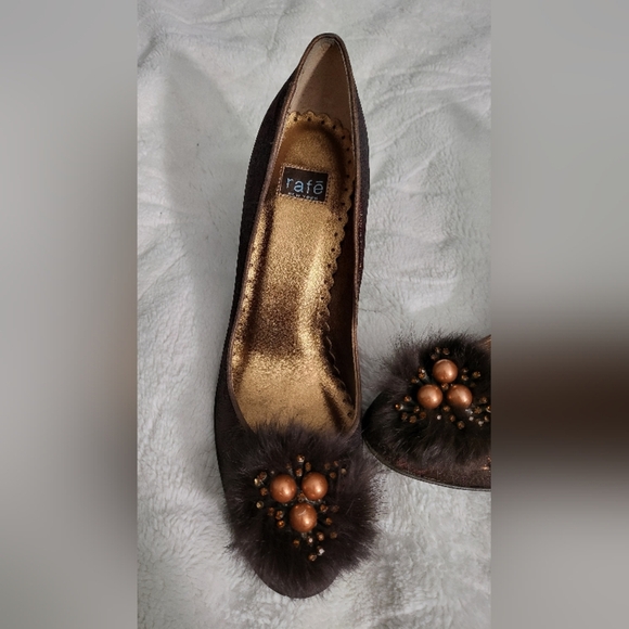 Elegant Brown Heels with Embellishments - Picture 3 of 11